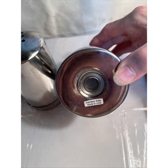 Duster/Shaker And Grated Cheese Shaker And Salt And Pepper Set(Stainless Steel) - Picture 2 of 6